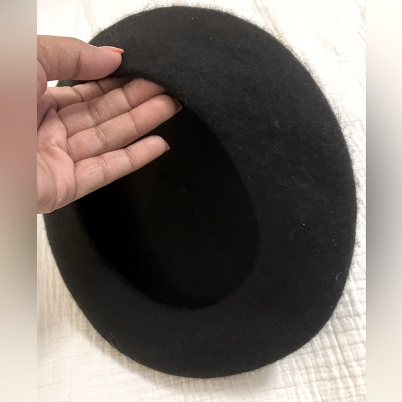 Knit Beret Hat - Picture 4 of 4